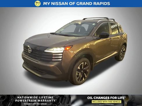 New 2026 Nissan Kicks SV image 2