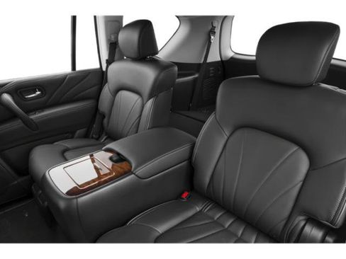 Used 2015 INFINITI QX80 4WD w/ Deluxe Technology Package image 18