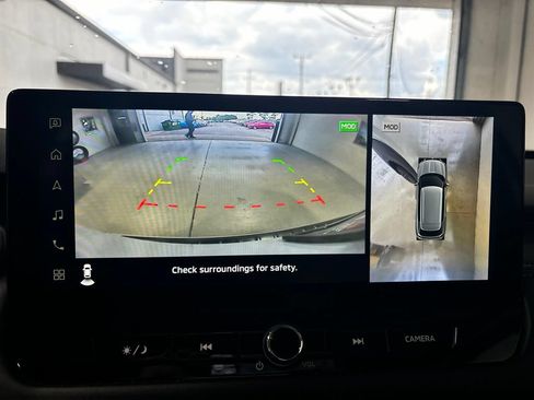 Used 2025 Mitsubishi Outlander AWD image 10