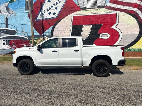 Used 2024 Chevrolet Silverado 1500 LT Trail Boss w/ Convenience Package II AWD/4WD image 3