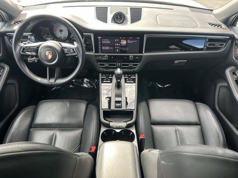 Used 2023 Porsche Macan S image 10