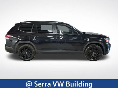Certified 2023 Volkswagen Atlas SE w/ Panoramic Sunroof Package AWD/4WD image 6