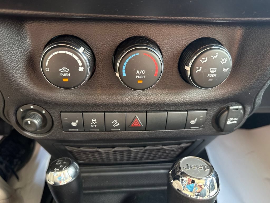 Used 2018 Jeep Wrangler Sport AWD/4WD image 15
