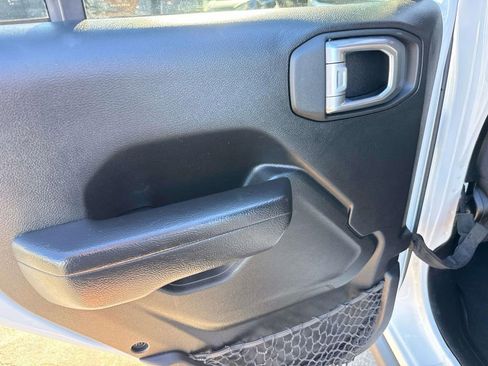 Used 2022 Jeep Gladiator Mojave image 10