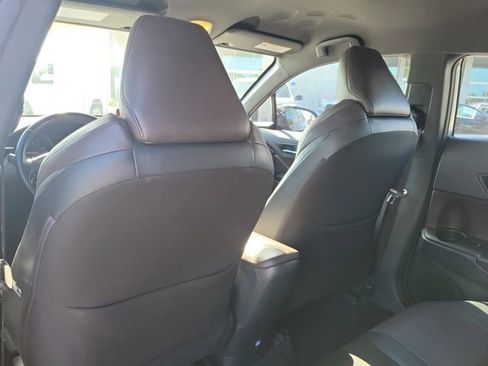 Used 2019 Toyota C-HR Limited image 7