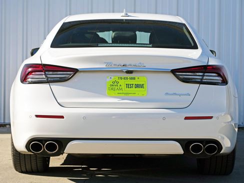 Used 2022 Maserati Quattroporte GT image 11