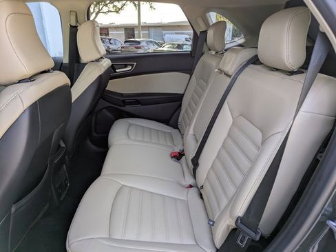 Used 2022 Ford Edge SEL w/ Convenience Package image 17