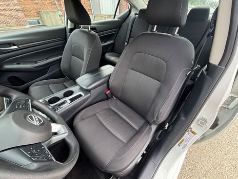 Used 2025 Nissan Altima 2.5 SV FWD image 36