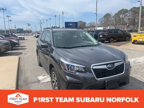 Used 2020 Subaru Forester Premium image 2