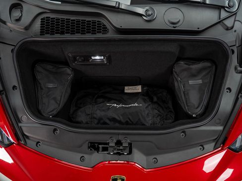 Used 2018 Lamborghini Huracan Performante image 24