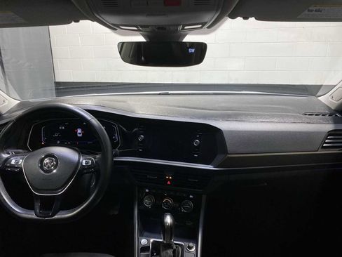 Used 2019 Volkswagen Jetta SEL Premium image 10