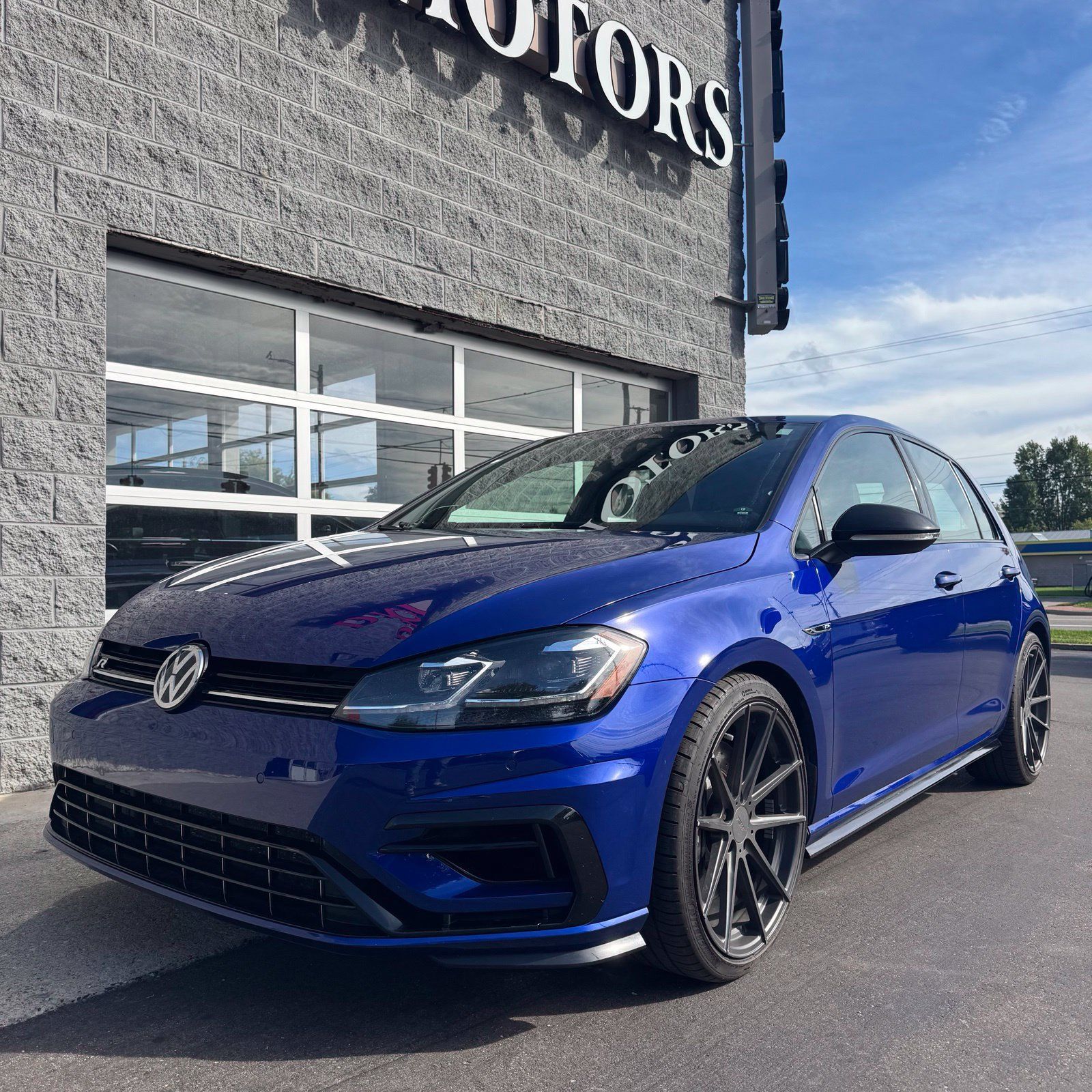 Used 2019 Volkswagen Golf R 4-Door AWD/4WD image 1