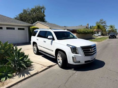 Used 2020 Cadillac Escalade Luxury RWD image 20