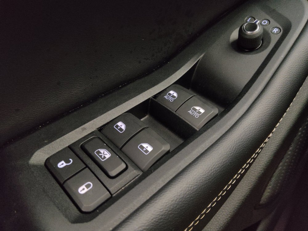 Used 2023 Jeep Grand Cherokee Laredo X RWD image 27