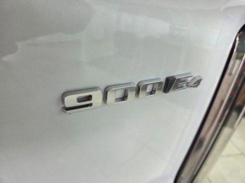 New 2026 Cadillac Vistiq Platinum image 13