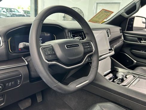 Used 2023 Jeep Wagoneer 4WD image 16