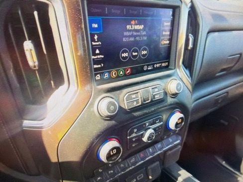 Used 2020 Chevrolet Silverado 1500 High Country w/ Technology Package AWD/4WD image 9