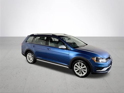 Used 2017 Volkswagen Golf Alltrack SE AWD/4WD image 4