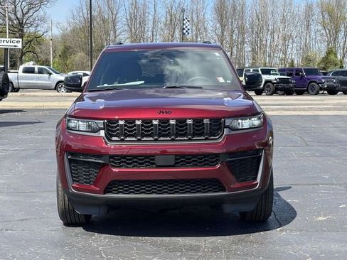 New 2026 Jeep Grand Cherokee Altitude AWD/4WD image 31