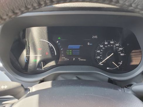 Certified 2025 Toyota Sienna XLE FWD image 25