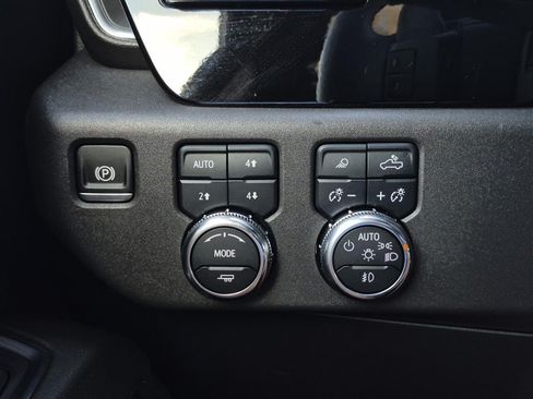 Certified 2024 GMC Sierra 1500 SLT AWD/4WD image 20