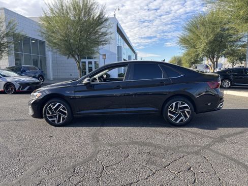 Used 2024 Volkswagen Jetta SEL image 2