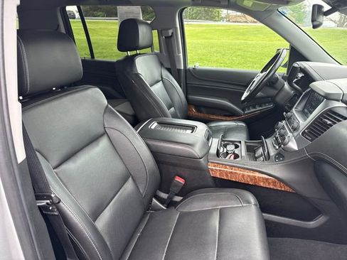 Used 2020 Chevrolet Suburban Premier AWD/4WD image 13