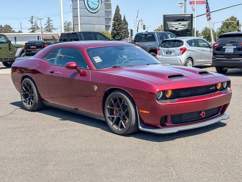 Used 2019 Dodge Challenger SRT Hellcat RWD image 5