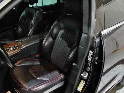 Used 2017 Maserati Levante w/ Luxury Package image 11