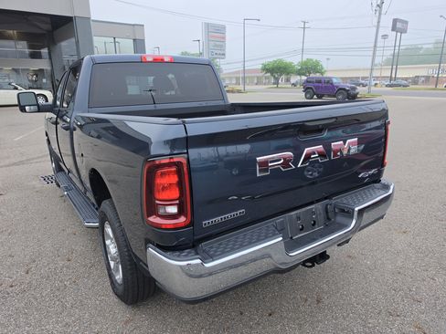 Used 2025 RAM 2500 Big Horn AWD/4WD image 5
