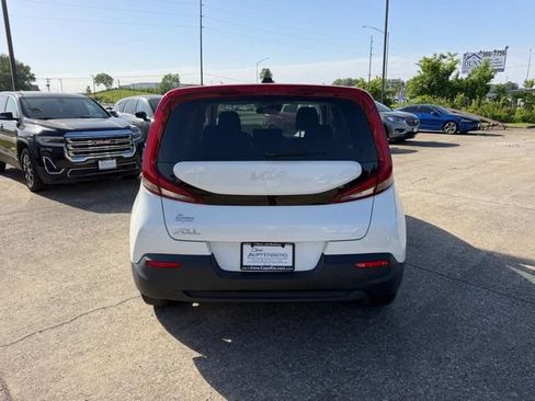 Used 2022 Kia Soul LX w/ Technology Package FWD image 4
