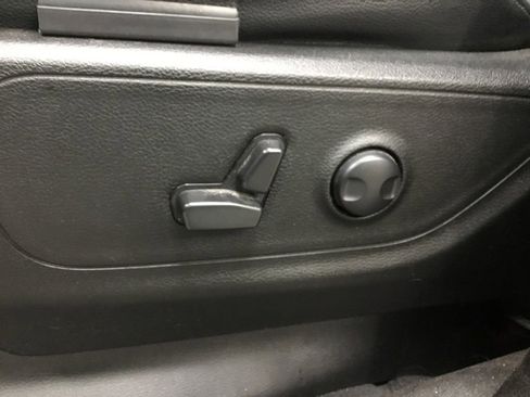 Used 2023 RAM 1500 Big Horn image 10