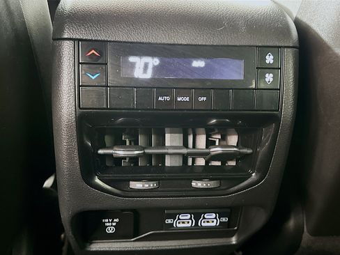 Used 2022 Jeep Grand Cherokee L Laredo image 23