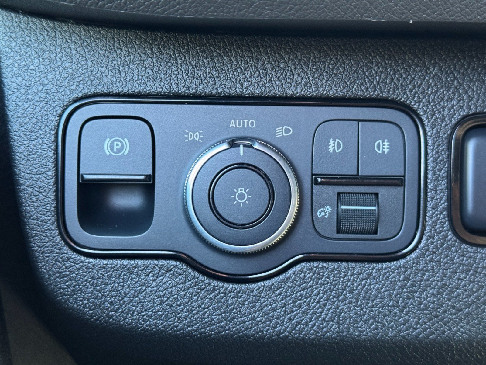 Used 2023 Mercedes-Benz Sprinter 2500 image 17