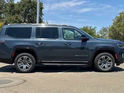 Used 2024 Jeep Wagoneer Series II AWD/4WD image 3