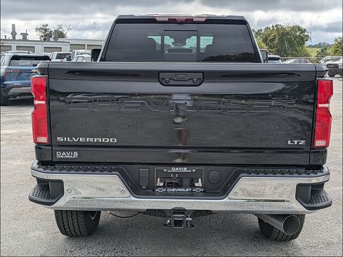 New 2026 Chevrolet Silverado 2500 LTZ w/ LTZ Premium Package AWD/4WD image 6
