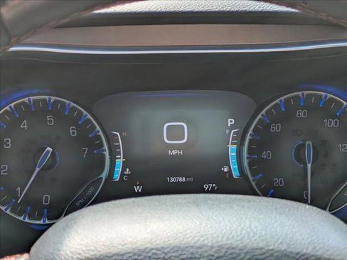 Used 2017 Chrysler Pacifica Touring-L Plus FWD image 10