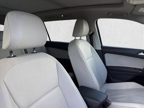Used 2020 Volkswagen Tiguan SE w/ Panoramic Sunroof Package FWD image 17