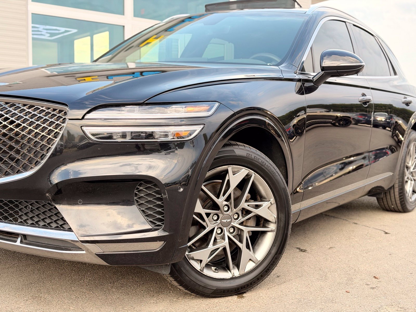 Used 2022 Genesis GV70 2.5T w/ Advanced Package AWD/4WD image 5
