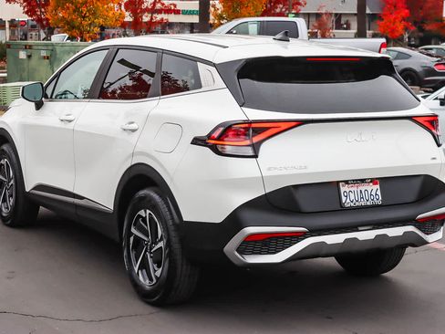 Used 2023 Kia Sportage LX image 2