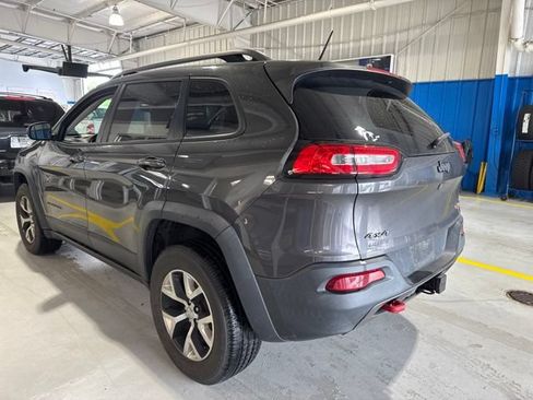 Used 2015 Jeep Cherokee Trailhawk w/ Comfort/Convenience Group AWD/4WD image 6