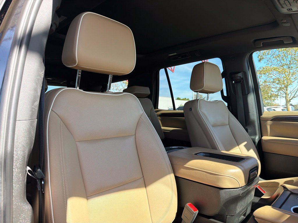 Used 2023 Chevrolet Tahoe Premier AWD/4WD image 29