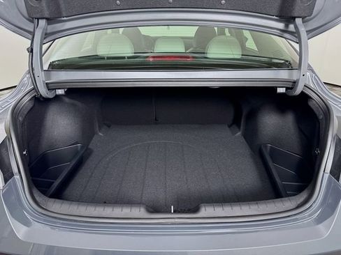New 2026 Hyundai Elantra Limited FWD image 41