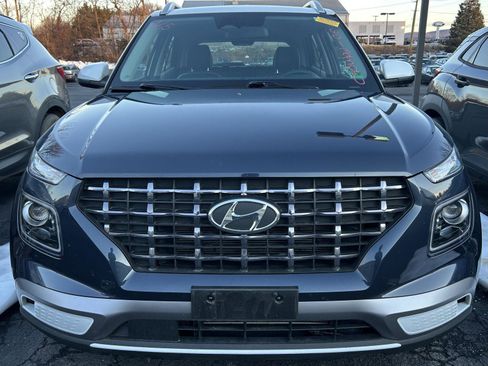 Certified 2024 Hyundai Venue Limited image 4