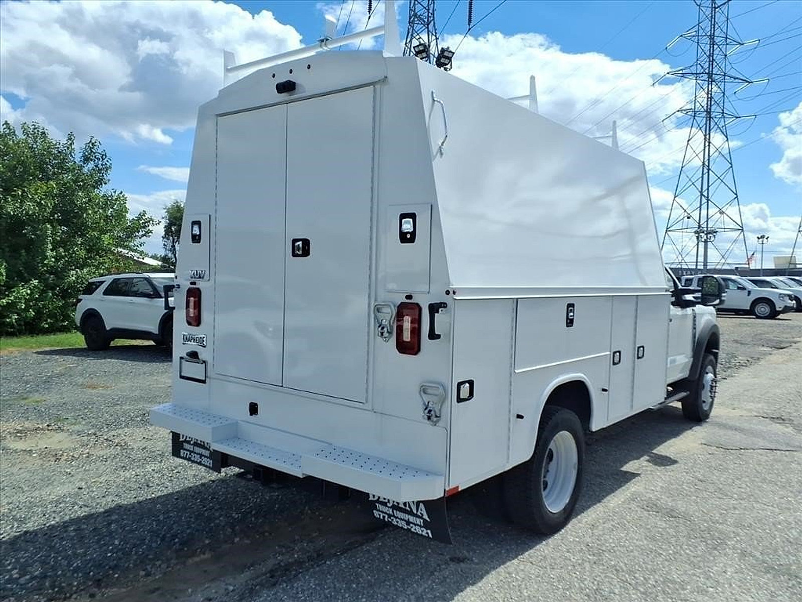 New 2024 Ford F550 4x4 Regular Cab Super Duty image 3