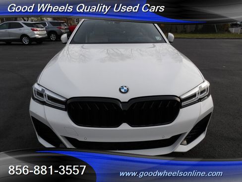 Used 2022 BMW 540i xDrive w/ M Sport Package image 2