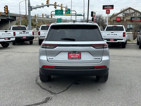 Certified 2024 Jeep Grand Cherokee Limited w/ Luxury Tech Group II image 10
