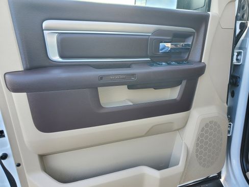 Used 2018 RAM 3500 SLT w/ Luxury Group image 10