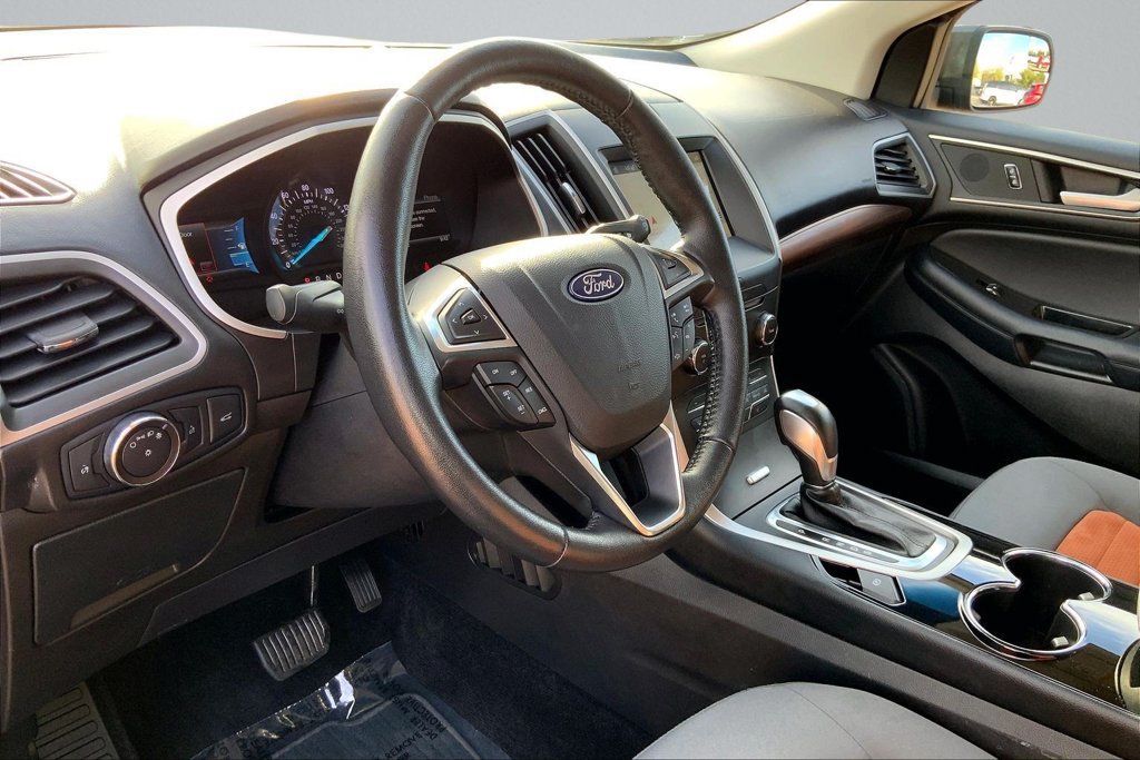 Used 2018 Ford Edge SEL w/ Equipment Group 201A AWD/4WD image 12
