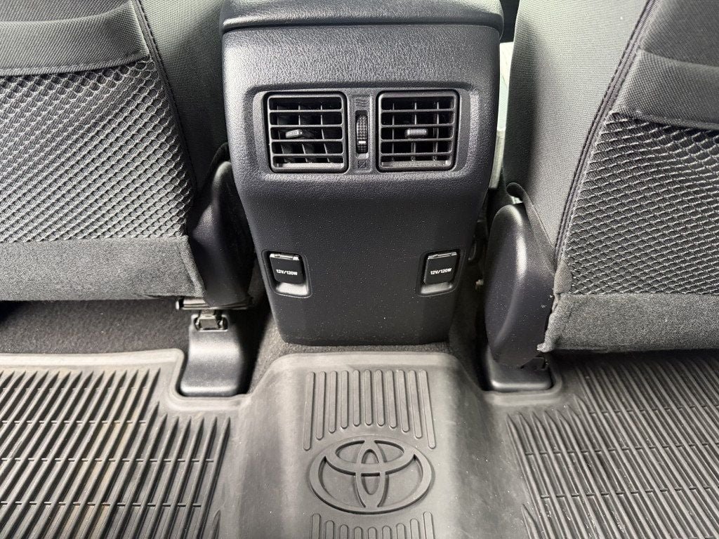 Used 2018 Toyota 4Runner SR5 AWD/4WD image 27